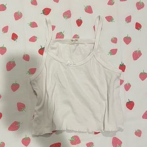 white cropped brandy melville tank 🍓